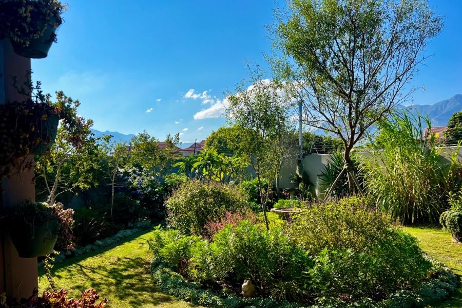 3 Bedroom Property for Sale in Earls Court Lifestyle Estate Western Cape